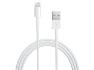 Witte USB-A naar Lightning oplaadkabel op witte achtergrond